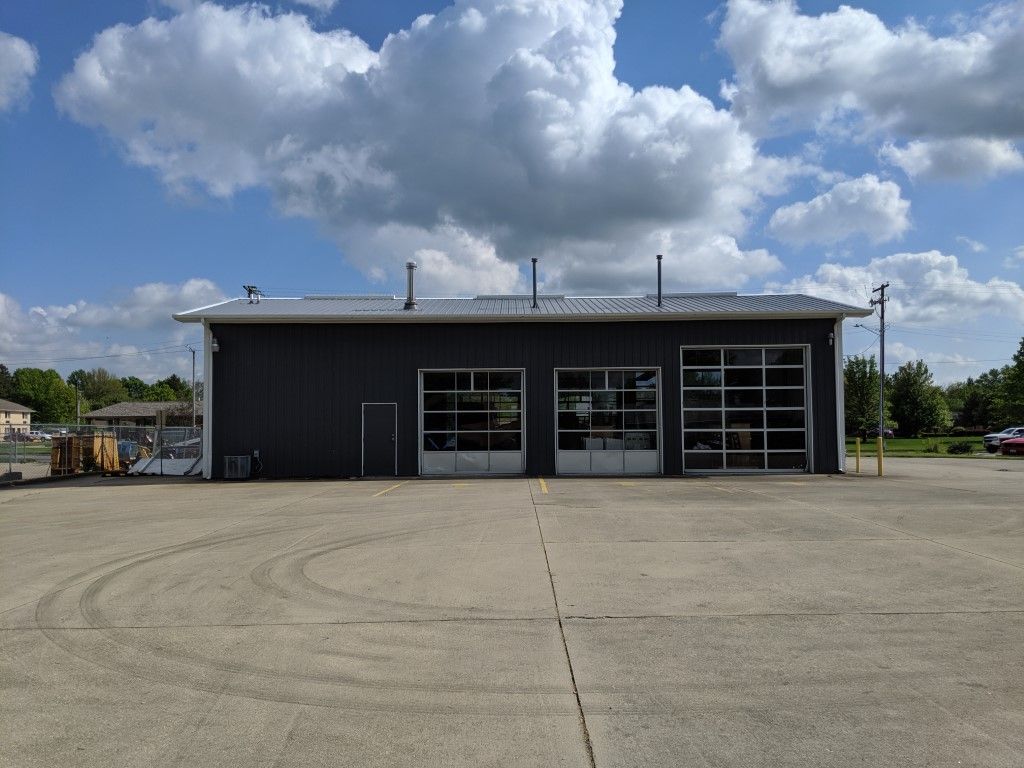 Former Jiffy Lube: 811 W Lincoln Ave, Charleston, IL 61920
